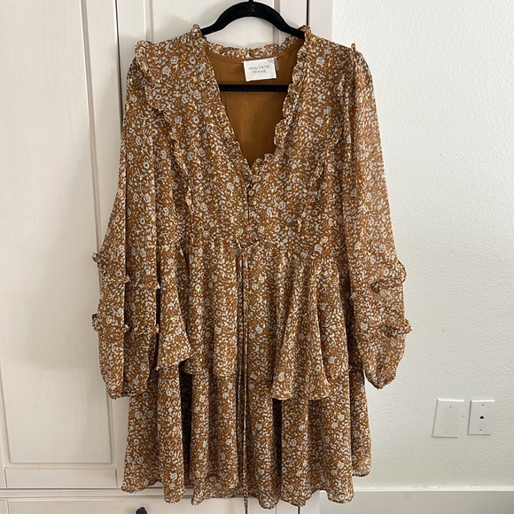 HYACINTH HOUSE Tuckernuck Chestnut Floral Long Sleeve Liza Dress - Picture 1 of 11